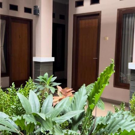 Hens Guesthouse Syariah Gadobangkong ภายนอก รูปภาพ