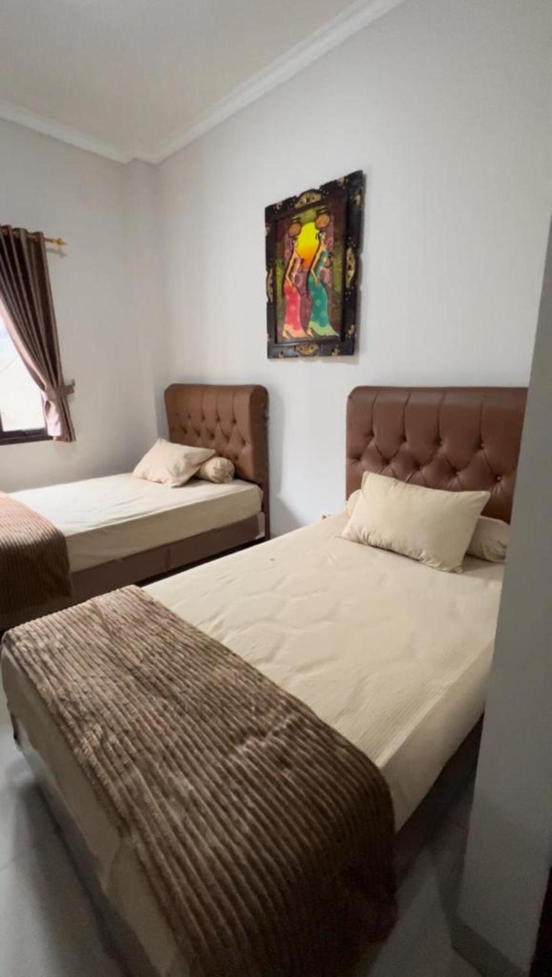 Hens Guesthouse Syariah Gadobangkong ภายนอก รูปภาพ
