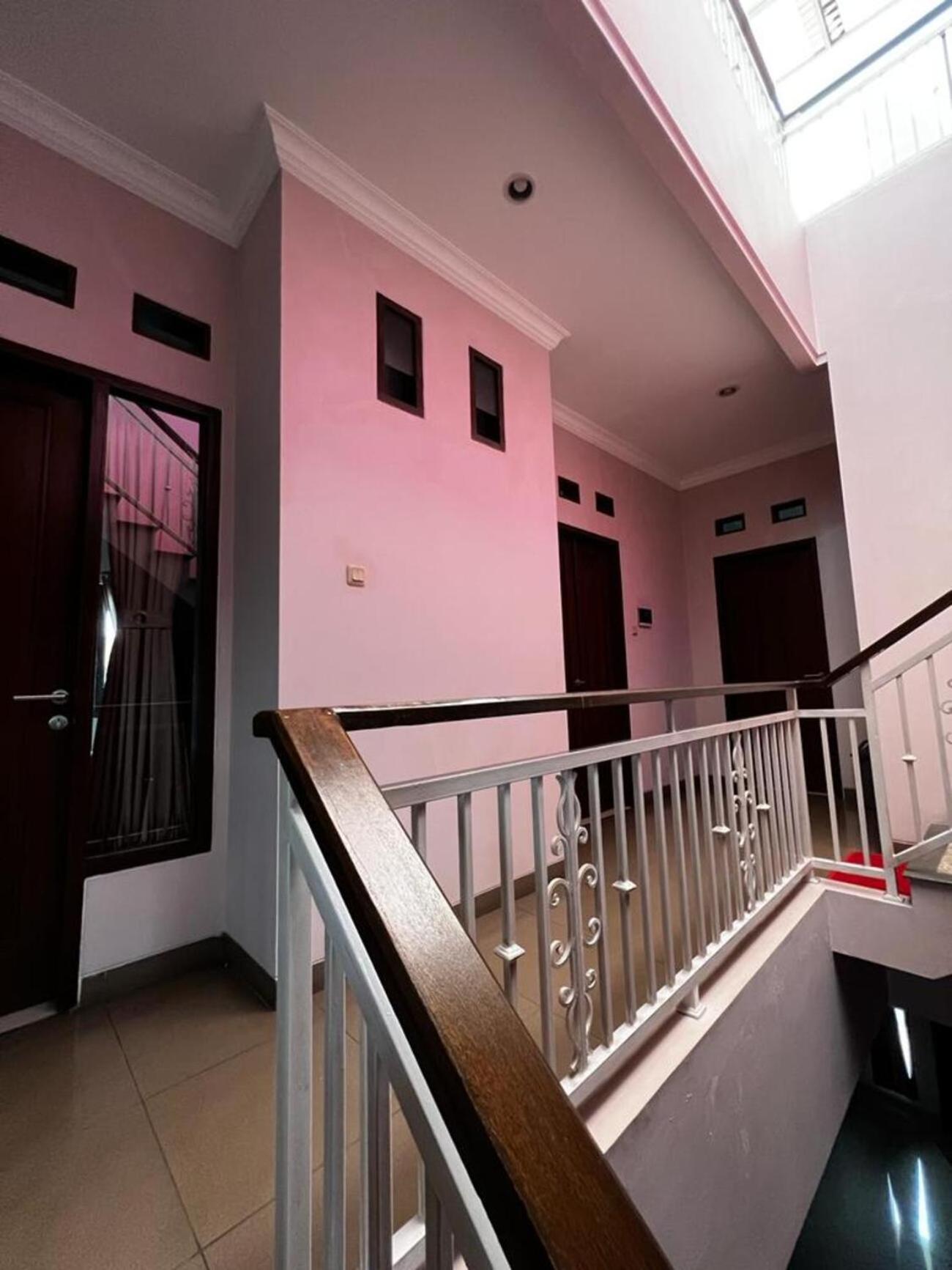 Hens Guesthouse Syariah Gadobangkong ภายนอก รูปภาพ