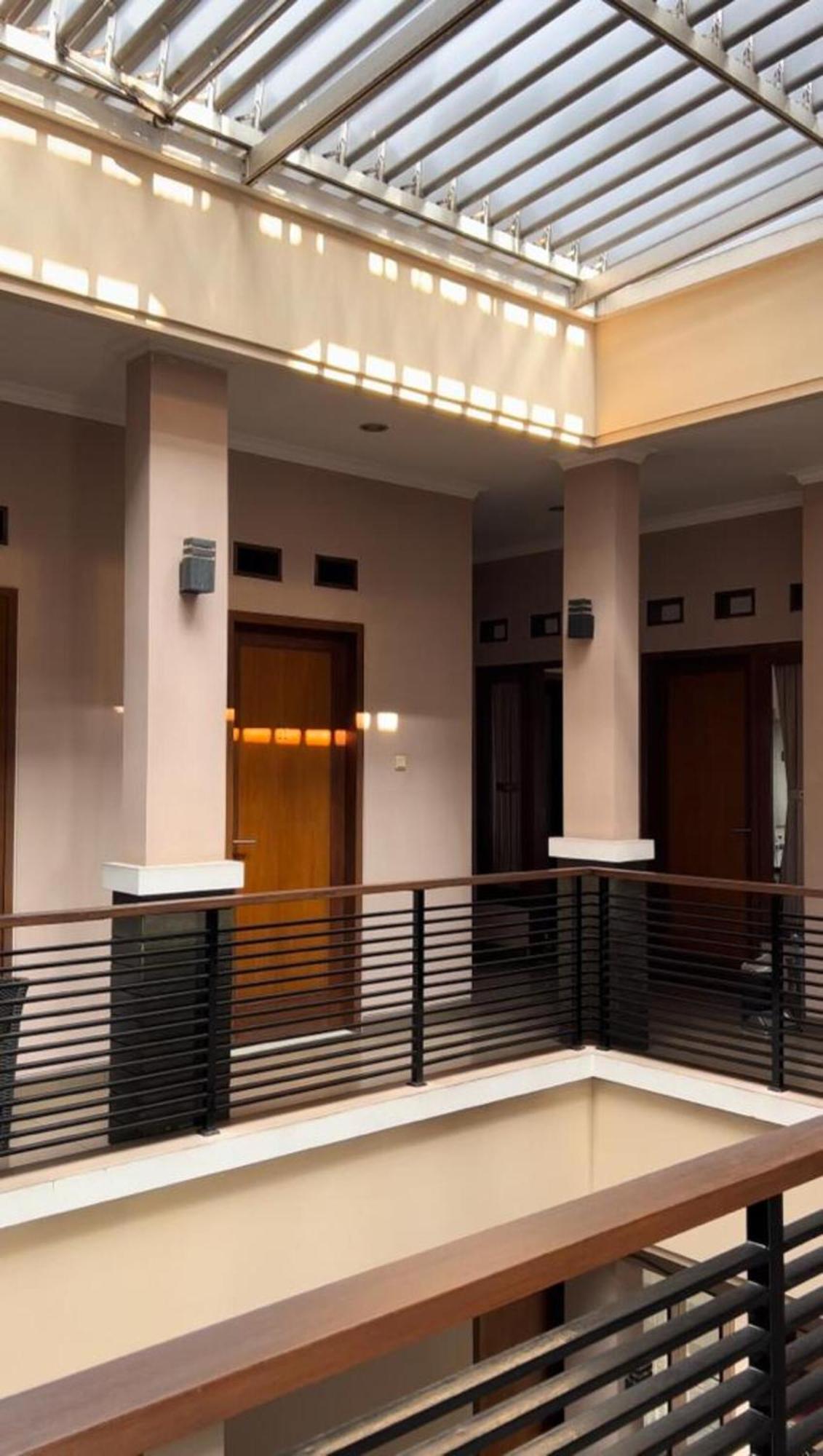 Hens Guesthouse Syariah Gadobangkong ภายนอก รูปภาพ