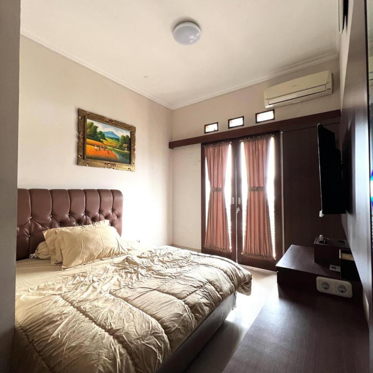 Hens Guesthouse Syariah Gadobangkong ภายนอก รูปภาพ