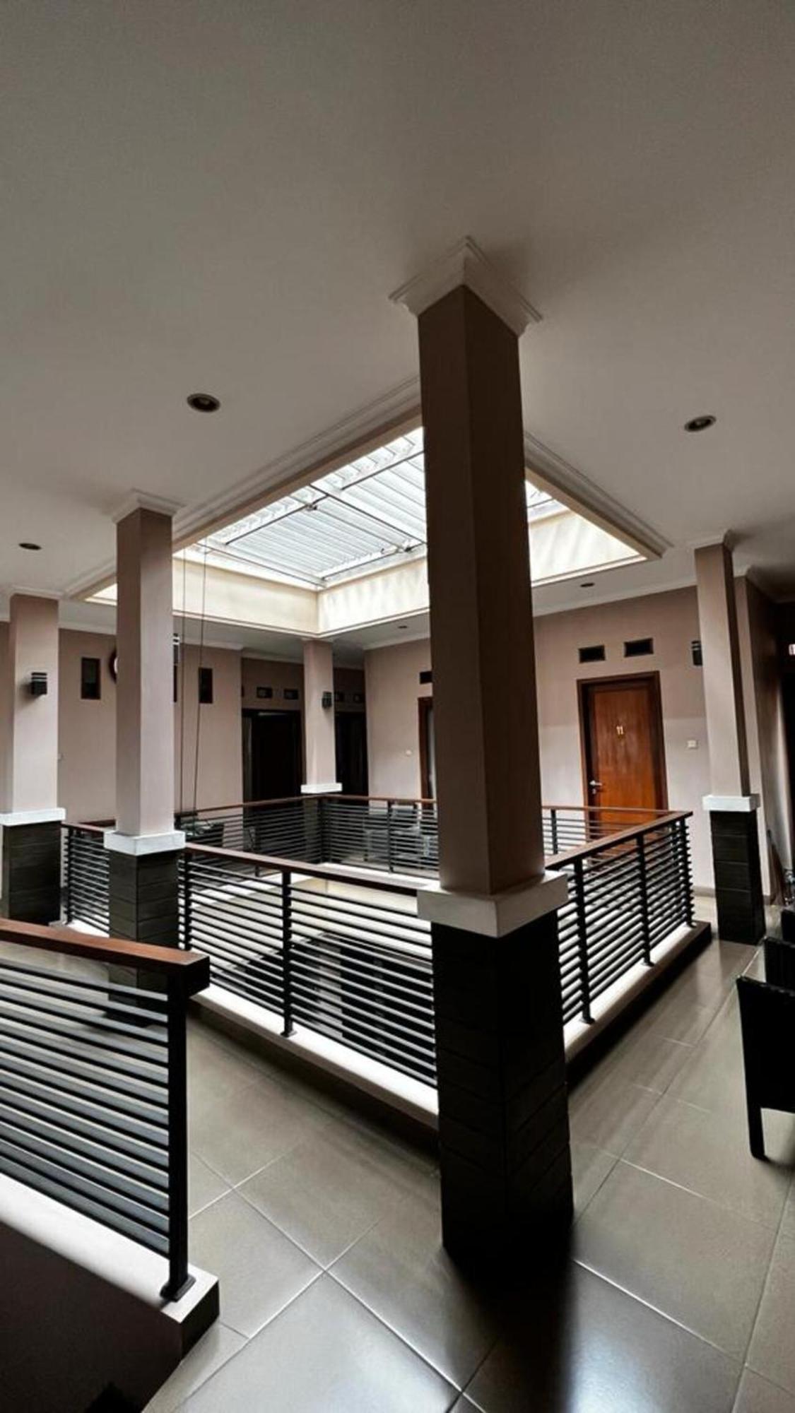 Hens Guesthouse Syariah Gadobangkong ภายนอก รูปภาพ